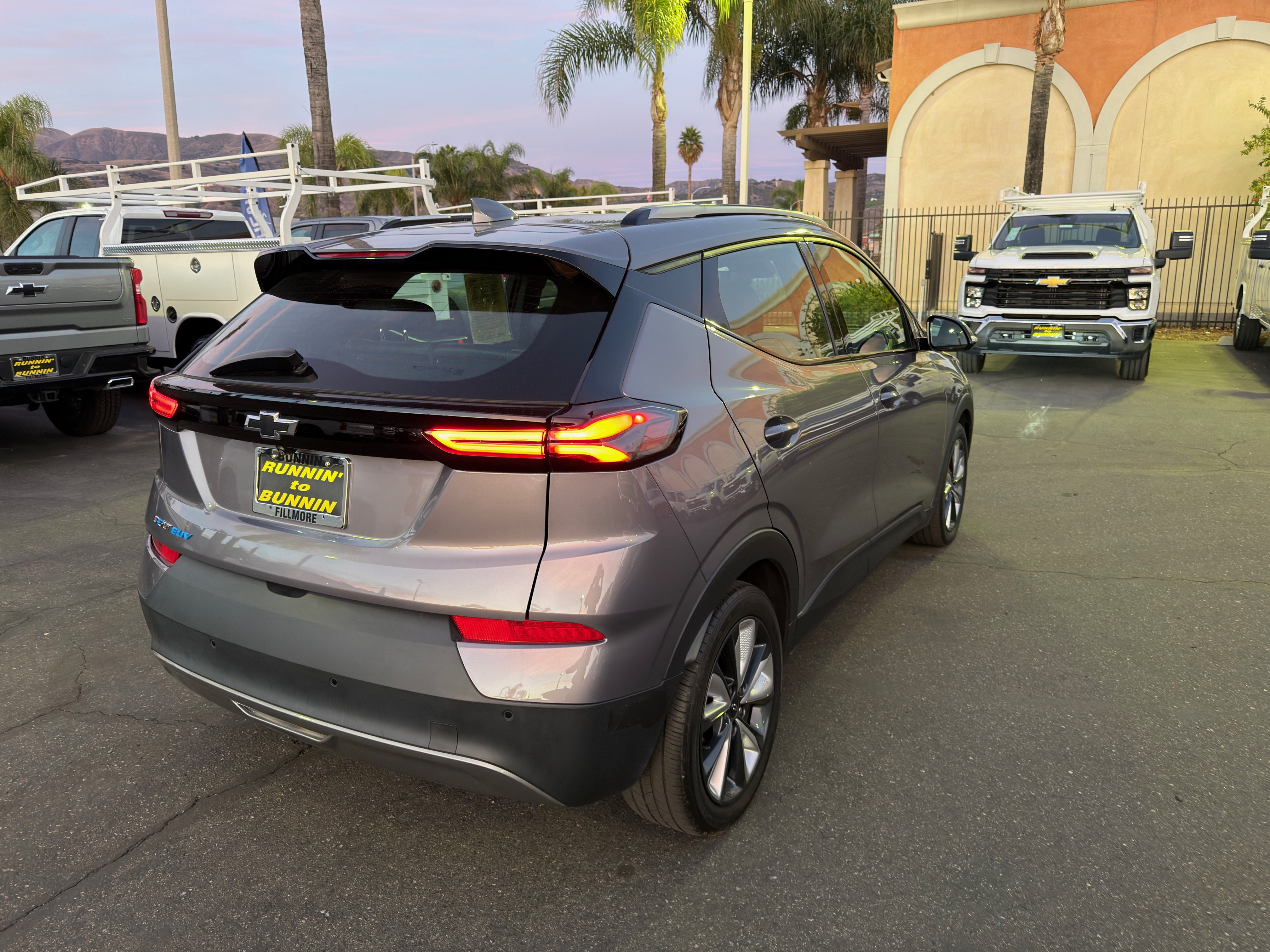Used 2023 Chevrolet Bolt EUV LT w/ Convenience Package FWD image 8
