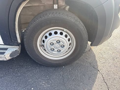 Used 2025 RAM ProMaster 2500 w/ U-Haul Equipment Group FWD image 24