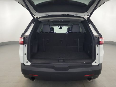 Used 2021 Chevrolet Traverse LT w/ LT Premium Package AWD/4WD image 29