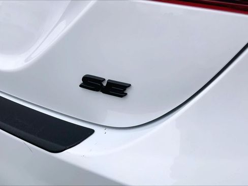 Used 2024 Toyota Camry SE w/ Convenience Package FWD image 10