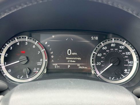 Used 2023 Toyota Highlander XLE image 27