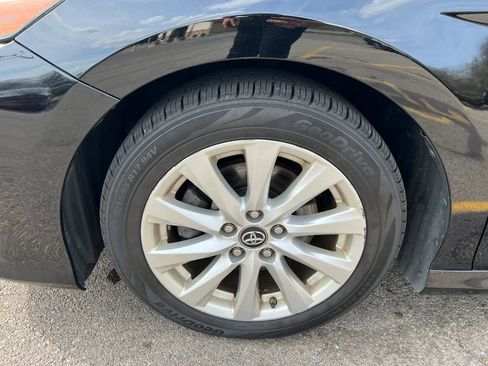 Used 2018 Toyota Camry LE image 9