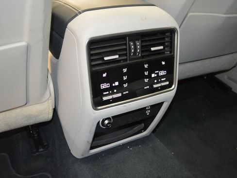 Certified 2021 Porsche Cayenne Coupe image 37