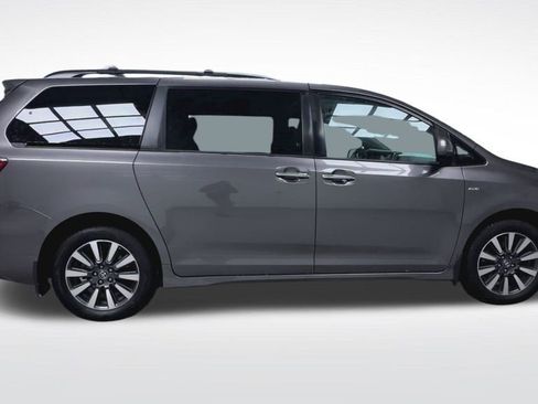 Used 2019 Toyota Sienna XLE Premium image 12