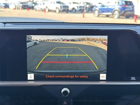 Used 2023 Toyota Crown Limited image 21