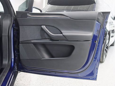 Used 2023 Tesla Model X Base image 34