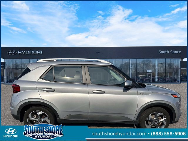 Certified 2024 Hyundai Venue SEL FWD image 5