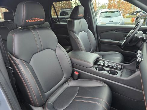 Used 2023 Honda Pilot TrailSport image 13