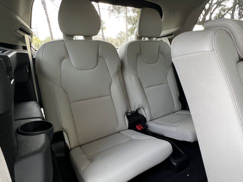 Used 2021 Volvo XC90 T6 Momentum image 50