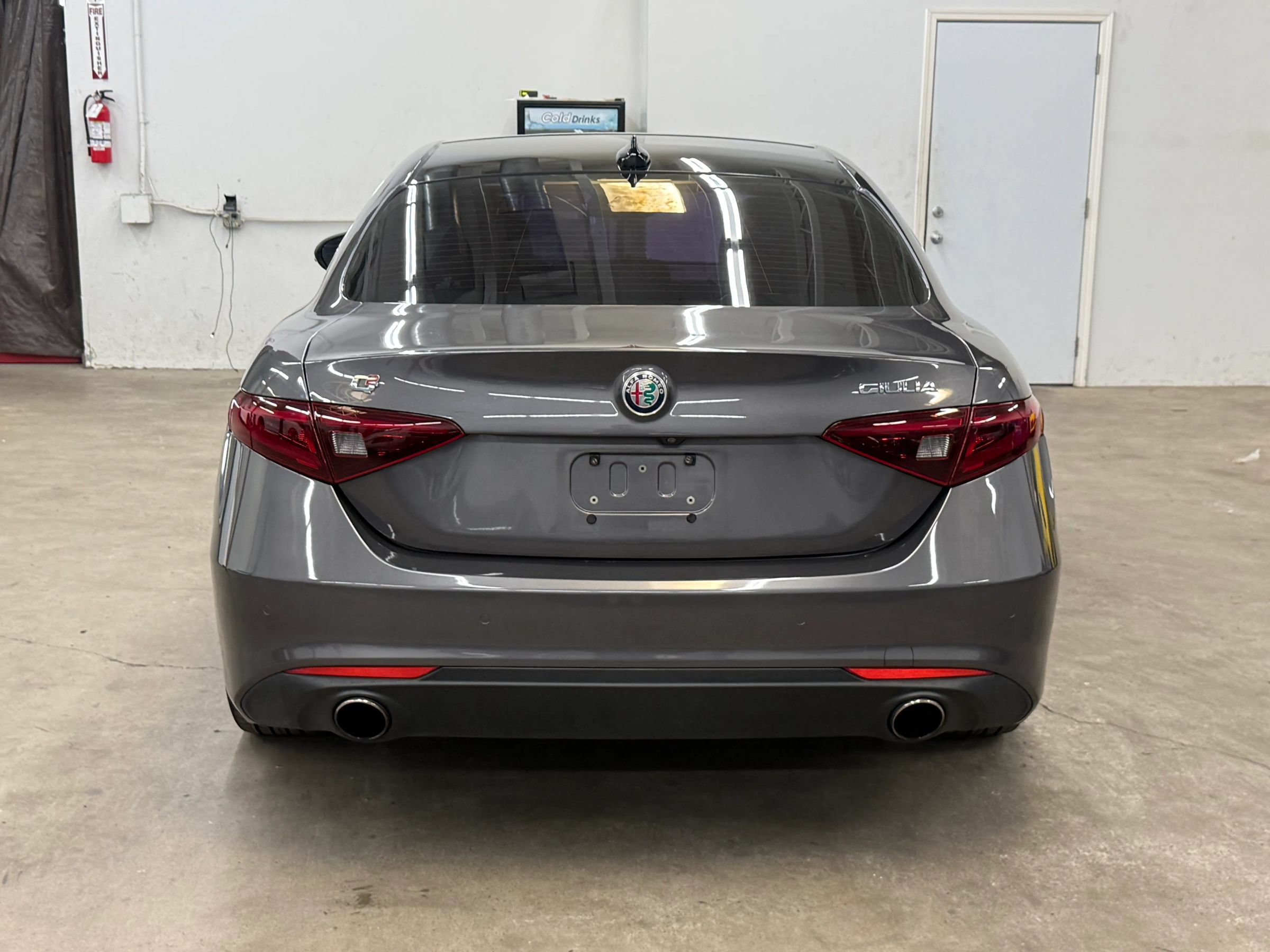 Used 2018 Alfa Romeo Giulia Ti w/ TI Performance Package RWD image 4