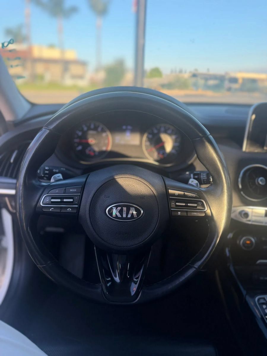 Used 2018 Kia Stinger RWD image 15