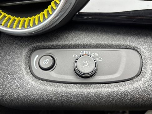 New 2026 Chevrolet Trax ACTIV w/ Sunroof Package image 18