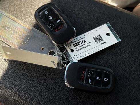 Used 2023 Honda CR-V Sport Touring image 12