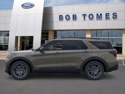 New 2026 Ford Explorer ST-Line w/ ST-Line Street Pack image 3