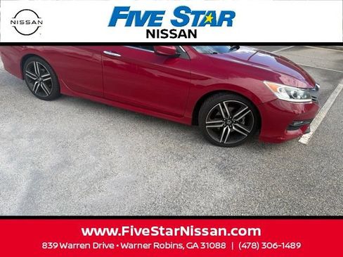 Used 2017 Honda Accord Sport image 2