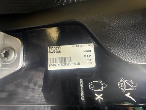 Used 2023 Jeep Wrangler Sport S image 25