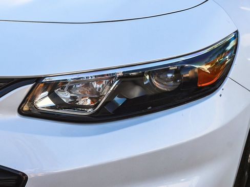 Used 2018 Chevrolet Malibu LT w/ Leather Package image 5