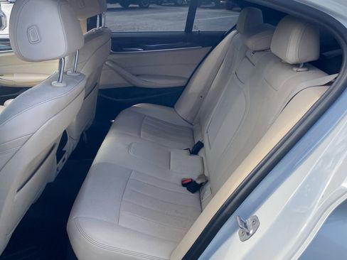 Used 2021 BMW 530i w/ Convenience Package image 5