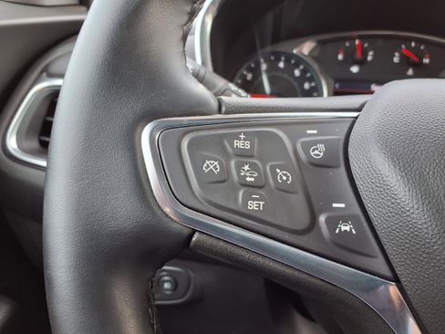 Used 2024 Chevrolet Equinox Premier image 11