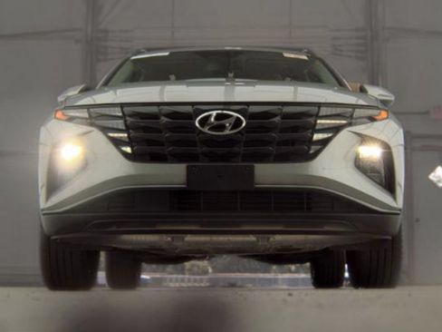 Used 2023 Hyundai Tucson SEL w/ Convenience Package AWD/4WD image 4