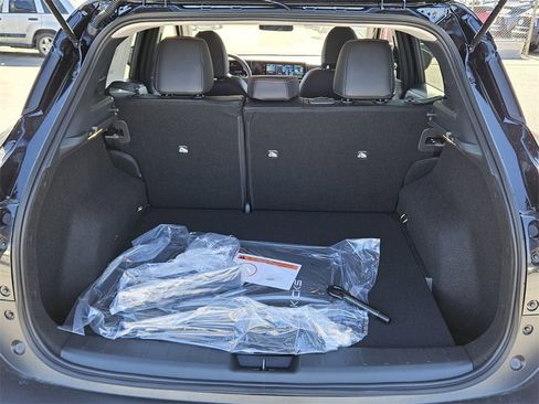 New 2026 Nissan Kicks SR image 11