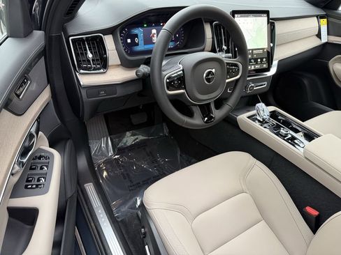 New 2026 Volvo XC90 B6 Plus w/ Protection Package Premier image 14