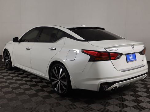 Used 2020 Nissan Altima 2.0 Platinum image 9