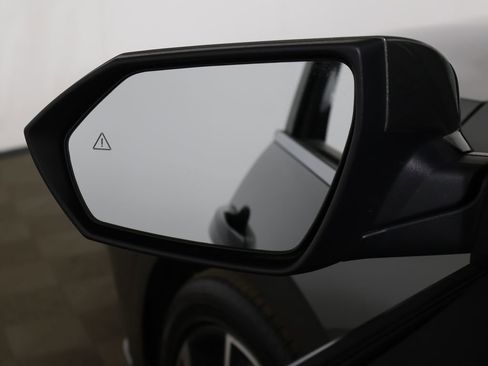Used 2025 Hyundai Elantra Limited FWD image 50