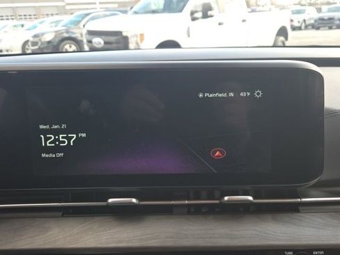 Used 2024 Kia Carnival SX image 30