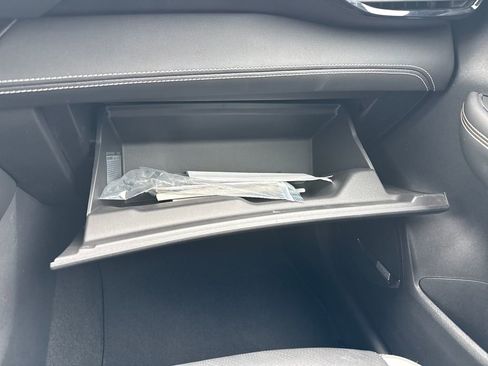 Used 2025 Buick Envision Sport Touring image 31