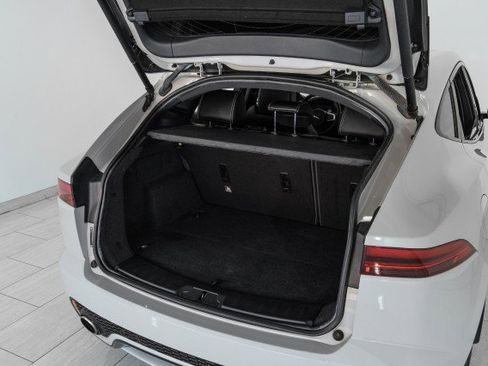 Used 2019 Jaguar E-PACE R-Dynamic SE image 53