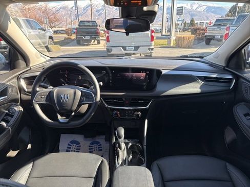 Used 2024 Buick Encore GX Sport Touring image 13