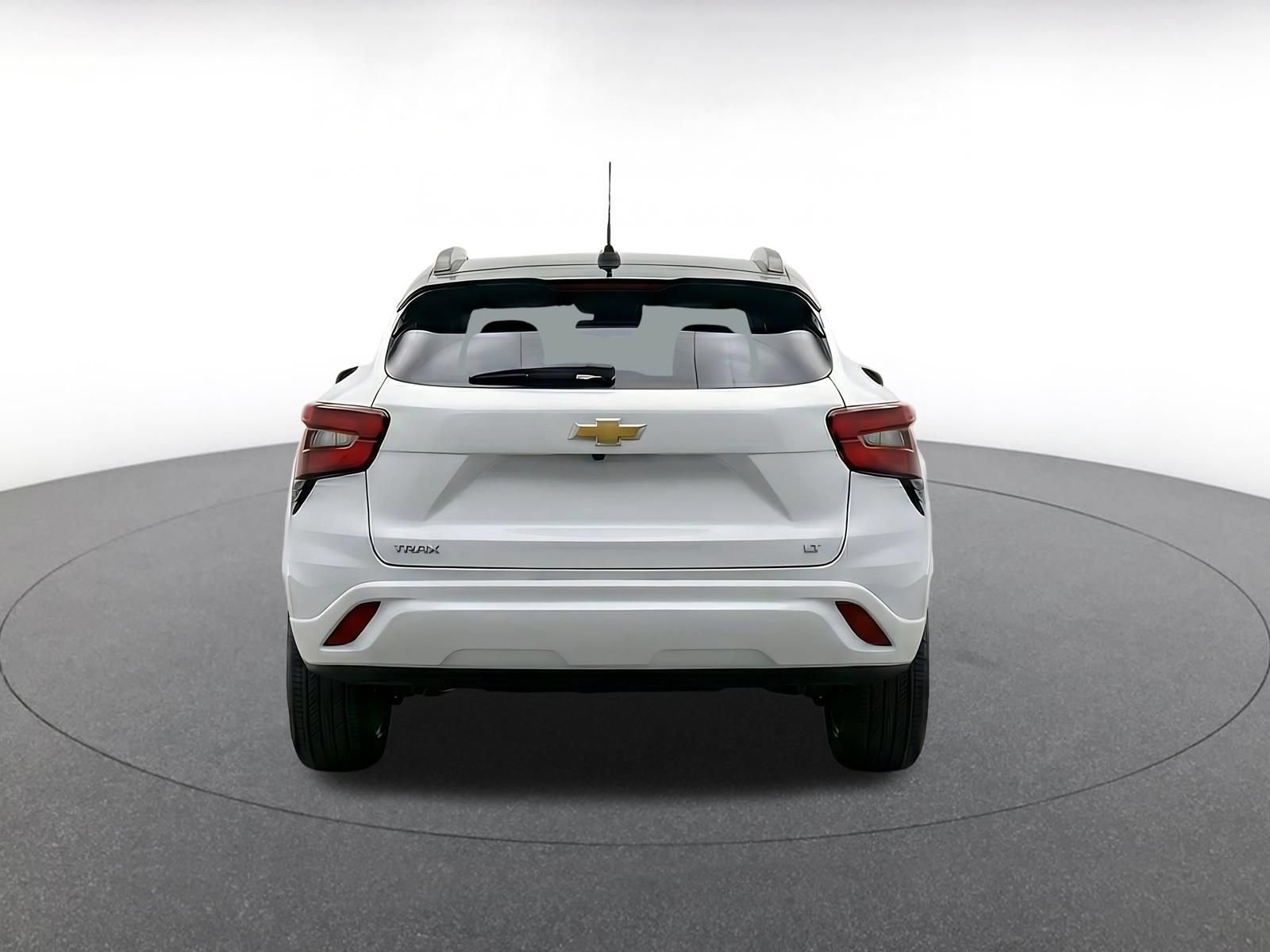 Used 2025 Chevrolet Trax LT w/ LT Convenience Package FWD image 7