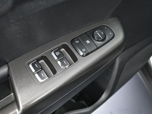 Used 2020 Kia Sportage LX image 16