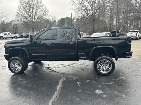 Used 2024 Chevrolet Silverado 2500 High Country w/ Midnight Edition image 8