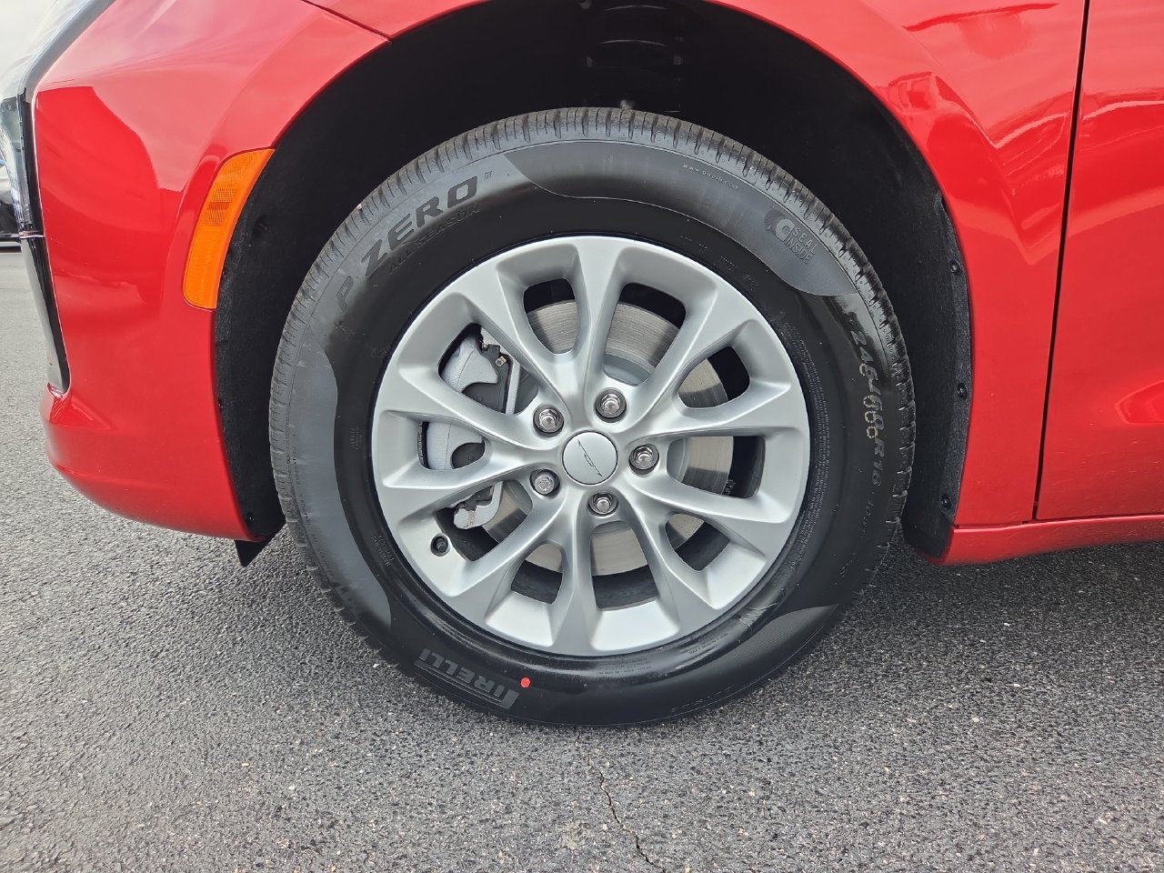 New 2027 Chrysler Pacifica Select AWD/4WD image 9