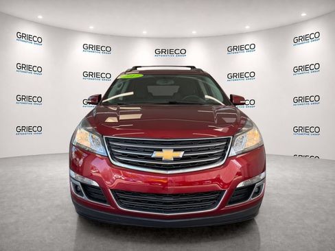 Used 2017 Chevrolet Traverse LT w/ Style and Technology Package FWD image 2
