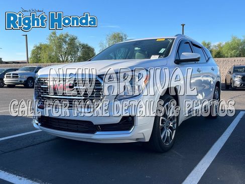 Used 2024 GMC Terrain Denali AWD/4WD image 1