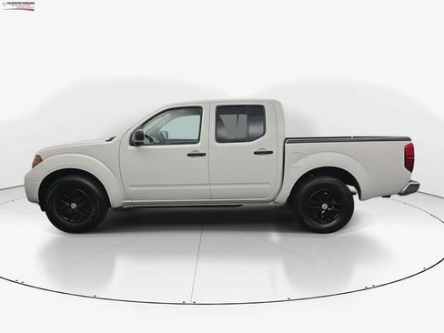 Used 2019 Nissan Frontier SV image 6