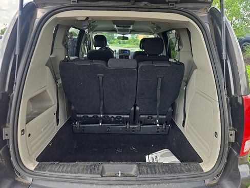 Used 2017 Dodge Grand Caravan SE w/ Power Window Group FWD image 11