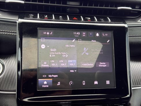 Used 2025 Jeep Grand Cherokee Altitude AWD/4WD image 17