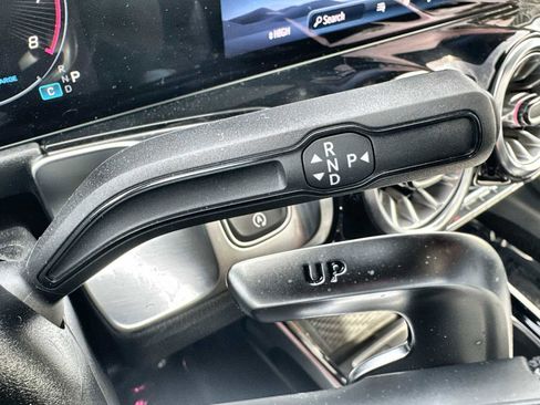 Used 2026 Mercedes-Benz GLB 35 AMG 4MATIC image 23