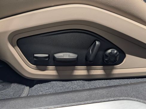 New 2026 Porsche Taycan AWD/4WD image 28