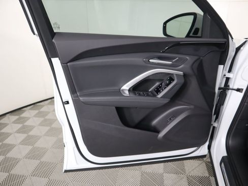 Used 2025 Audi Q5 Premium w/ Convenience Package image 26