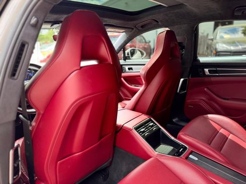 Used 2019 Porsche Panamera GTS AWD/4WD image 28