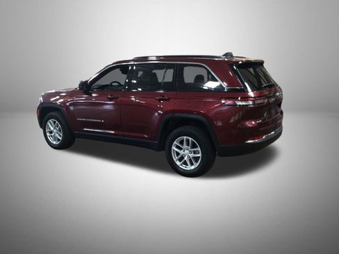 Used 2024 Jeep Grand Cherokee Laredo X w/ Luxury Tech Group I AWD/4WD image 3
