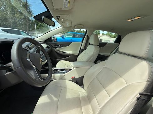 Used 2024 Chevrolet Malibu LT FWD image 3