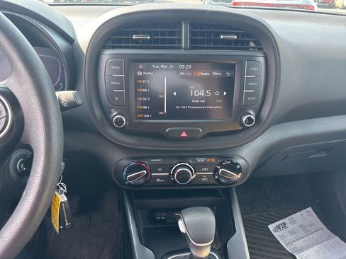Certified 2023 Kia Soul LX w/ LX Technology Package image 10