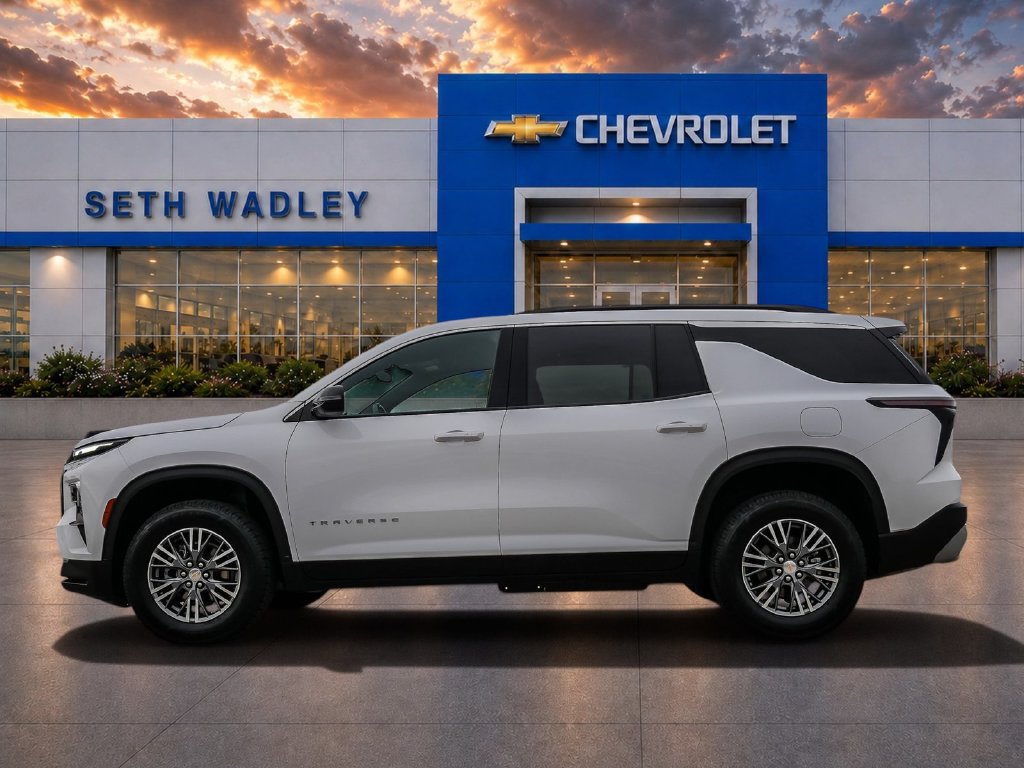 Used 2025 Chevrolet Traverse LT FWD image 4