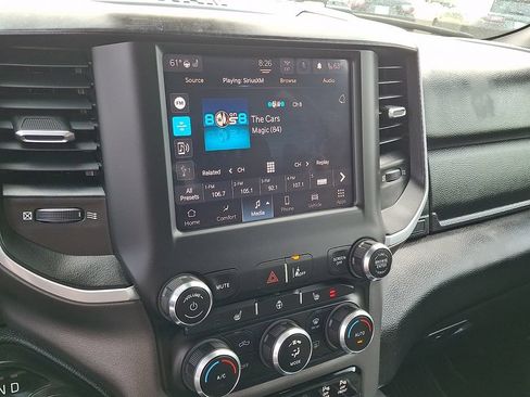 Used 2022 RAM 1500 Big Horn AWD/4WD image 3